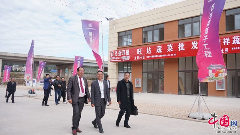 楚雄汇海商贸公司与楚雄秦汇莱贸易公司的经营差异